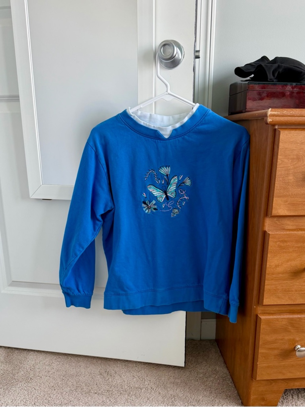 Medium Gold Coast vintage butterfly sweatshirt